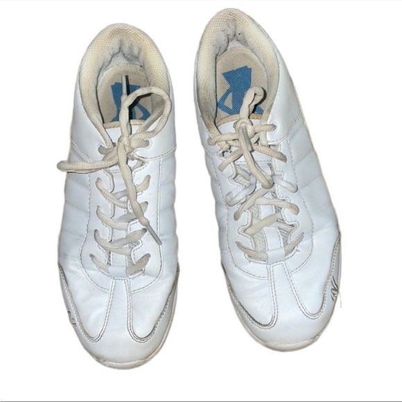 Varsity Shoes Varsitywhite Cheerleading Shoes In Size 65 Guc Poshmark